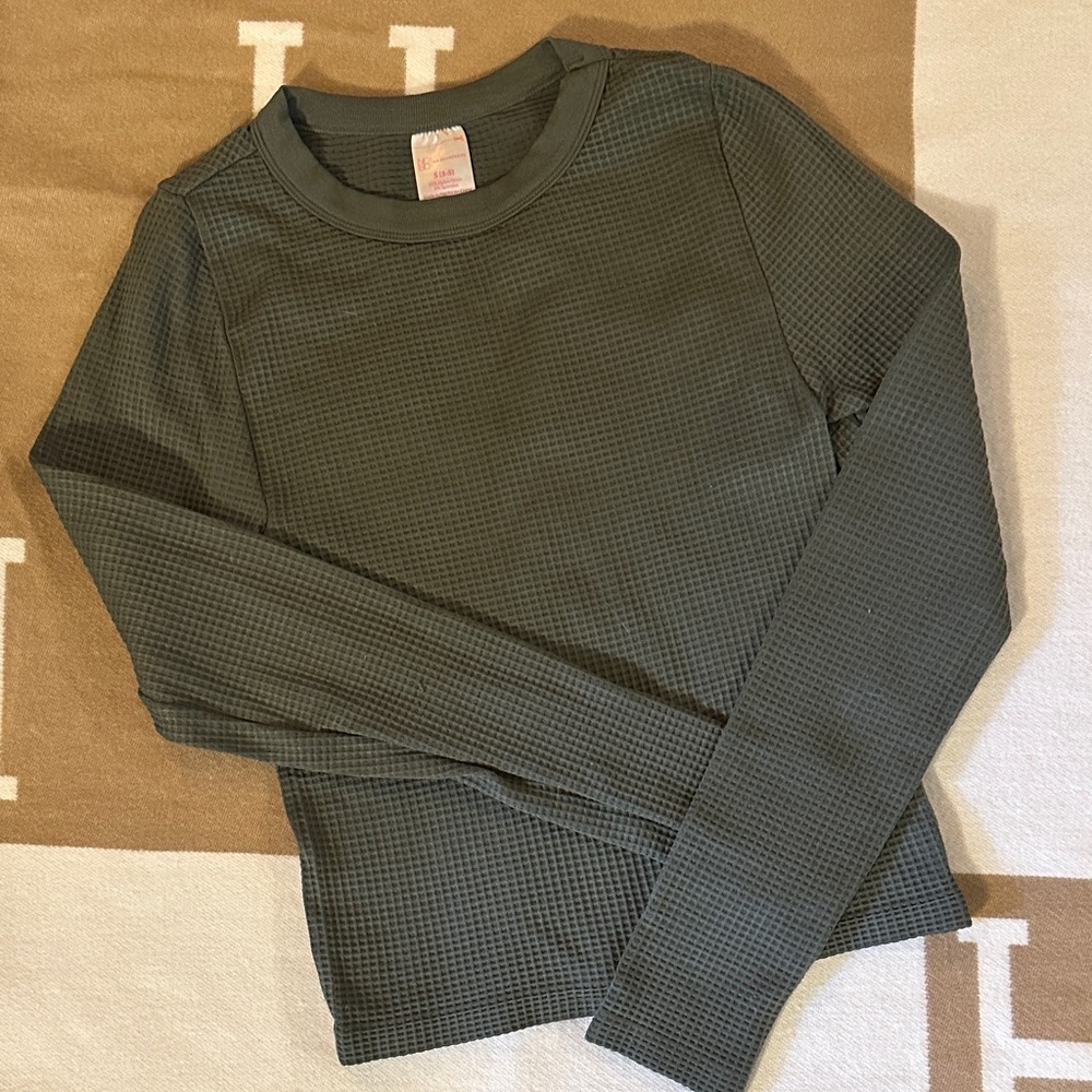 No Boundaries Green Long Sleeve Thermal Tee